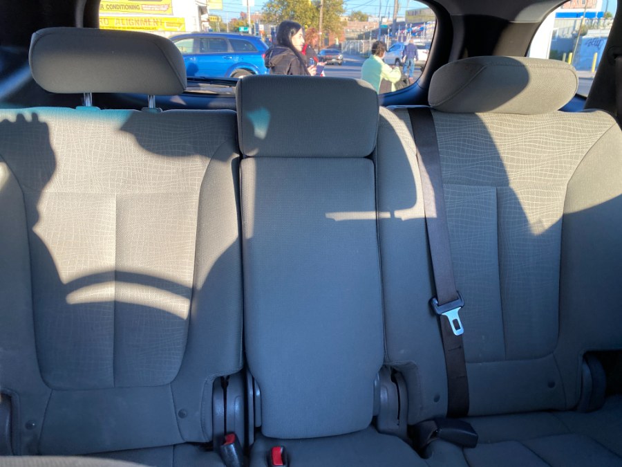 2011 Hyundai Santa Fe AWD 4dr I4 Auto GLS, available for sale in Middle Village, New York | Middle Village Motors . Middle Village, New York 2011 Hyundai Santa Fe AWD 4dr I4 Auto GLS, available for sale in Middle Village, New York | Middle Village Motors . Middle Village, New York