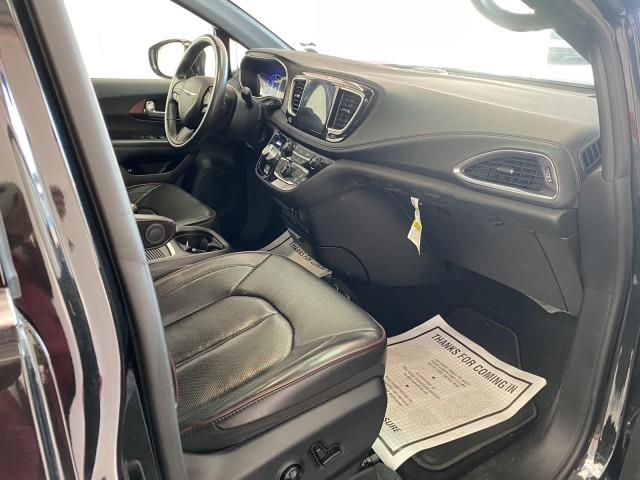 Used Chrysler Pacifica Hybrid Limited 2020 | Queens Auto Mall. Richmond Hill, New York Used Chrysler Pacifica Hybrid Limited 2020 | Queens Auto Mall. Richmond Hill, New York