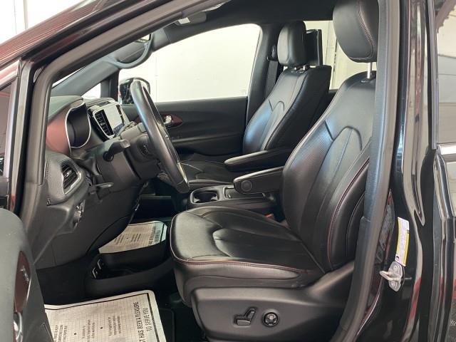 Used Chrysler Pacifica Hybrid Limited 2020 | Queens Auto Mall. Richmond Hill, New York Used Chrysler Pacifica Hybrid Limited 2020 | Queens Auto Mall. Richmond Hill, New York