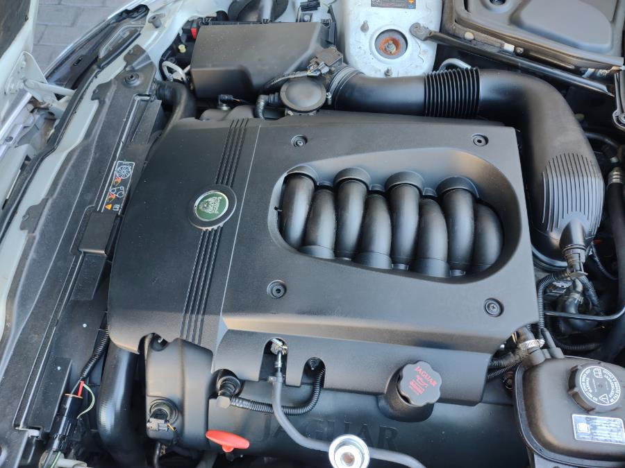 2005 Jaguar XK8 2dr Conv XK8, available for sale in Wantagh, New York | Alpine Motors Inc. Wantagh, New York 2005 Jaguar XK8 2dr Conv XK8, available for sale in Wantagh, New York | Alpine Motors Inc. Wantagh, New York