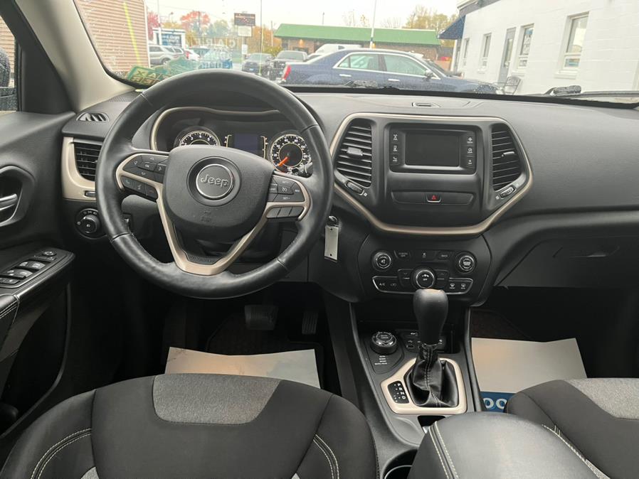 Used Jeep Cherokee 4WD 4dr Latitude 2014 | Good Guys Auto House. Southington, Connecticut Used Jeep Cherokee 4WD 4dr Latitude 2014 | Good Guys Auto House. Southington, Connecticut