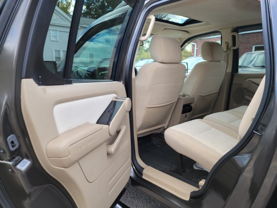 2007 Ford Explorer Sport Trac 4WD 4dr V8 XLT W/Sunroof, available for sale in East Windsor, Connecticut | Toro Auto. East Windsor, Connecticut 2007 Ford Explorer Sport Trac 4WD 4dr V8 XLT W/Sunroof, available for sale in East Windsor, Connecticut | Toro Auto. East Windsor, Connecticut