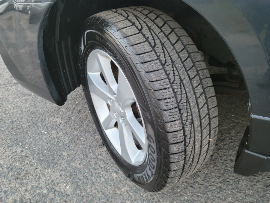 Used Subaru Outback 4dr Wgn H4 Auto 2.5i Premium 2013 | Toro Auto. East Windsor, Connecticut Used Subaru Outback 4dr Wgn H4 Auto 2.5i Premium 2013 | Toro Auto. East Windsor, Connecticut