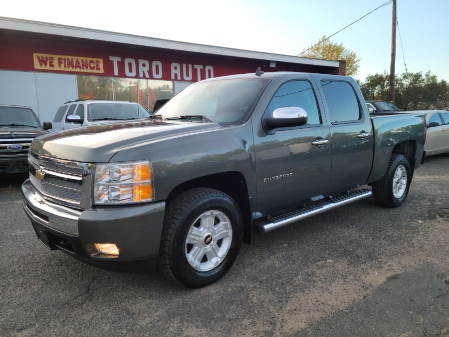 2011 Chevrolet Silverado 1500 4WD Crew Cab 143.5" LT, available for sale in East Windsor, Connecticut | Toro Auto. East Windsor, Connecticut