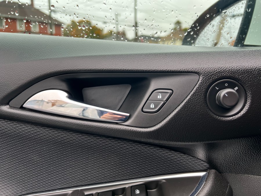 2017 Chevrolet Cruze 4dr Sdn 1.4L LT w/1SD, available for sale in Bristol, Connecticut | Bristol Auto Center LLC. Bristol, Connecticut 2017 Chevrolet Cruze 4dr Sdn 1.4L LT w/1SD, available for sale in Bristol, Connecticut | Bristol Auto Center LLC. Bristol, Connecticut