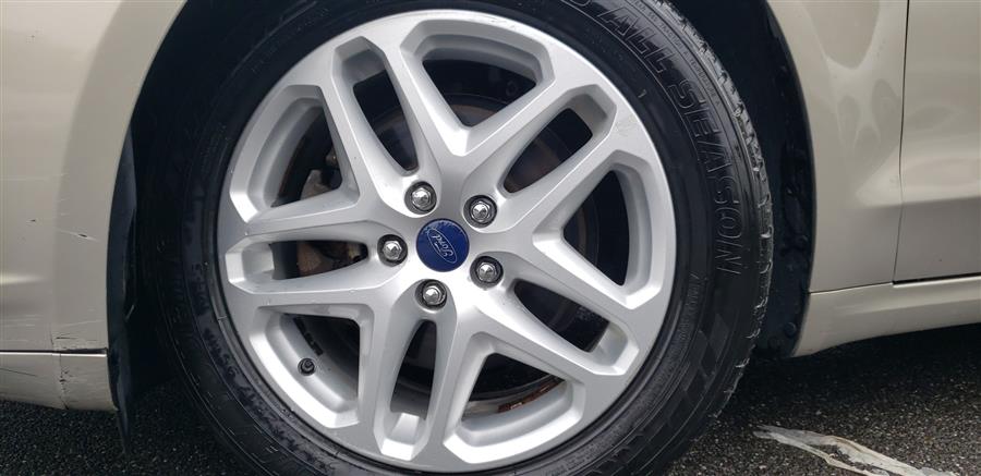 Used Ford Fusion 4dr Sdn SE FWD 2015 | Victoria Preowned Autos Inc. Little Ferry, New Jersey Used Ford Fusion 4dr Sdn SE FWD 2015 | Victoria Preowned Autos Inc. Little Ferry, New Jersey