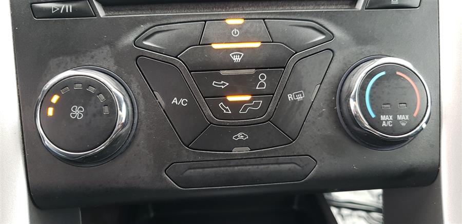 Used Ford Fusion 4dr Sdn SE FWD 2015 | Victoria Preowned Autos Inc. Little Ferry, New Jersey Used Ford Fusion 4dr Sdn SE FWD 2015 | Victoria Preowned Autos Inc. Little Ferry, New Jersey