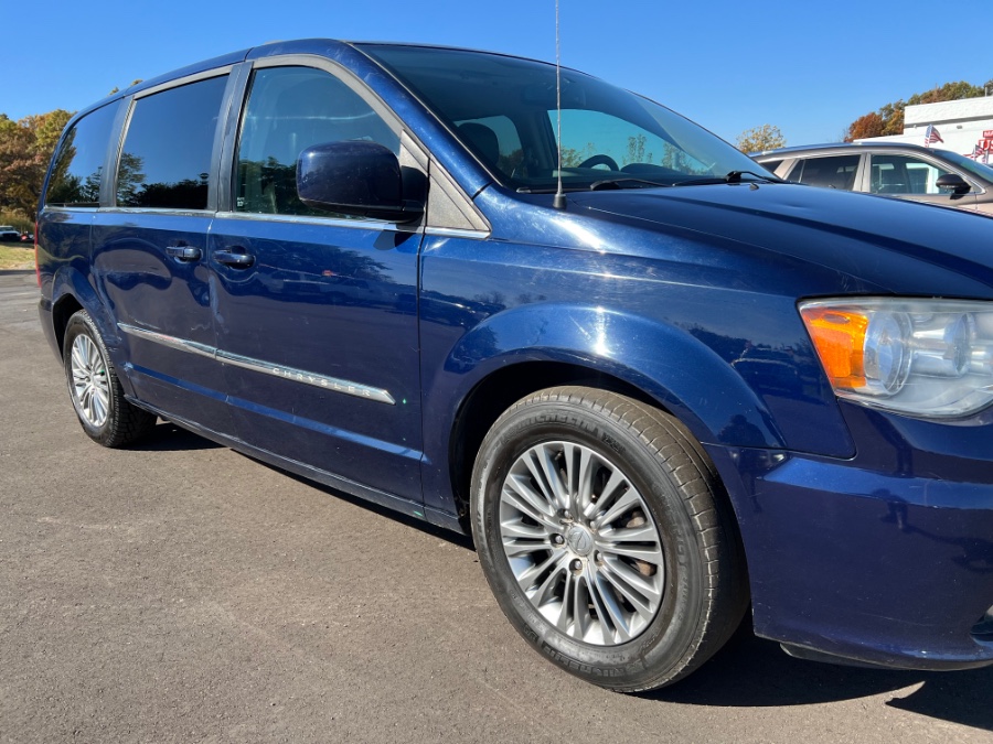 Used Chrysler Town & Country 4dr Wgn Touring-L 2015 | Marsh Auto Sales LLC. Ortonville, Michigan Used Chrysler Town & Country 4dr Wgn Touring-L 2015 | Marsh Auto Sales LLC. Ortonville, Michigan