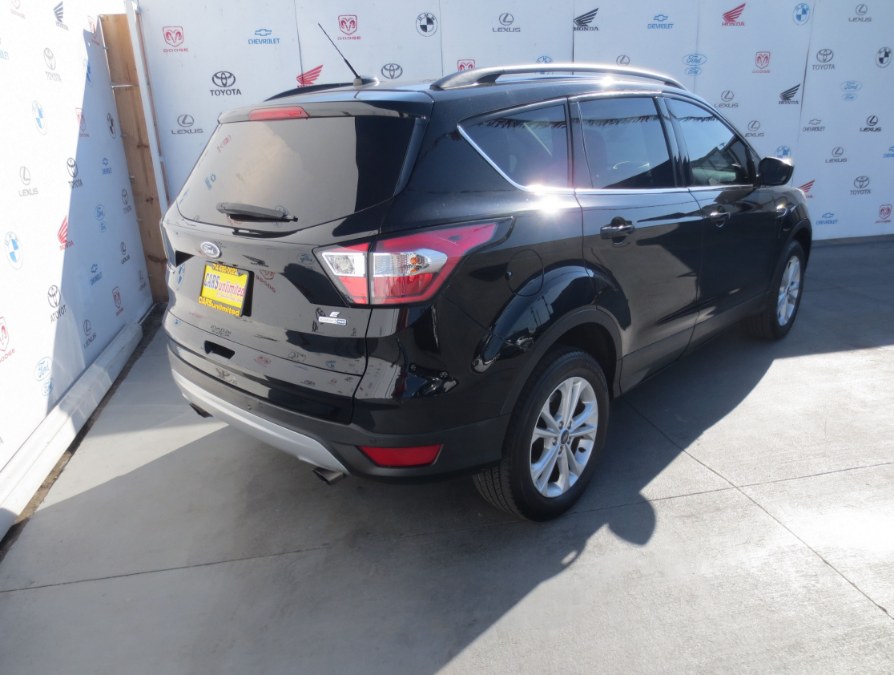 2017 Ford Escape SE 4WD, available for sale in Santa Ana, California | Auto Max Of Santa Ana. Santa Ana, California 2017 Ford Escape SE 4WD, available for sale in Santa Ana, California | Auto Max Of Santa Ana. Santa Ana, California