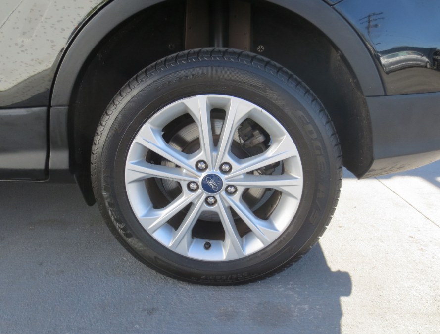 2017 Ford Escape SE 4WD, available for sale in Santa Ana, California | Auto Max Of Santa Ana. Santa Ana, California 2017 Ford Escape SE 4WD, available for sale in Santa Ana, California | Auto Max Of Santa Ana. Santa Ana, California