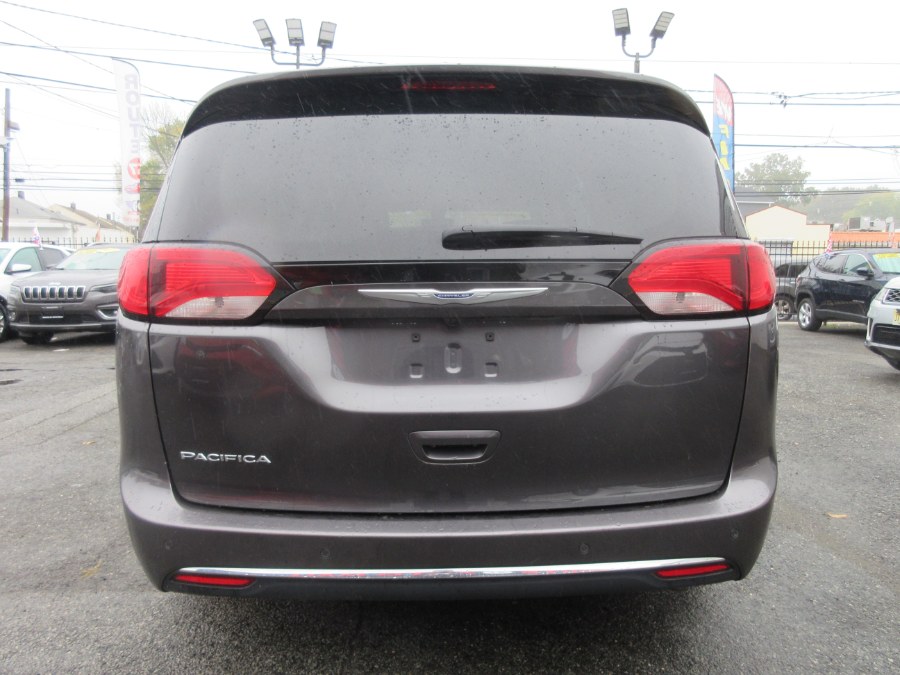 Used Chrysler Pacifica Touring L FWD 2020 | Route 27 Auto Mall. Linden, New Jersey Used Chrysler Pacifica Touring L FWD 2020 | Route 27 Auto Mall. Linden, New Jersey