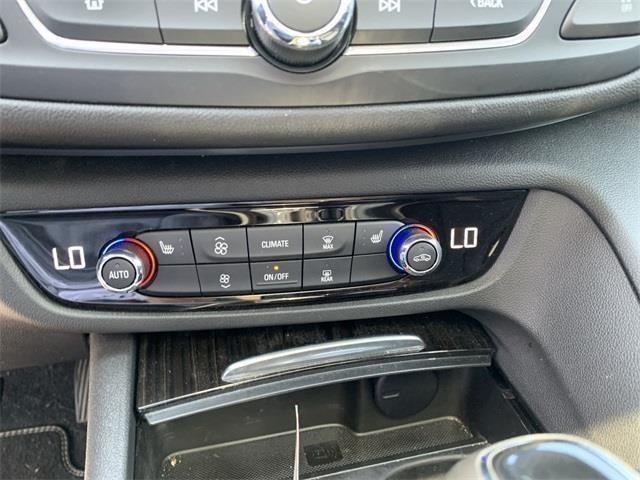 2018 Buick Regal Tourx Essence, available for sale in Stratford, Connecticut | Wiz Leasing Inc. Stratford, Connecticut 2018 Buick Regal Tourx Essence, available for sale in Stratford, Connecticut | Wiz Leasing Inc. Stratford, Connecticut