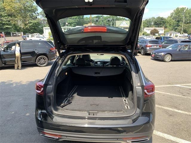 2018 Buick Regal Tourx Essence, available for sale in Stratford, Connecticut | Wiz Leasing Inc. Stratford, Connecticut 2018 Buick Regal Tourx Essence, available for sale in Stratford, Connecticut | Wiz Leasing Inc. Stratford, Connecticut