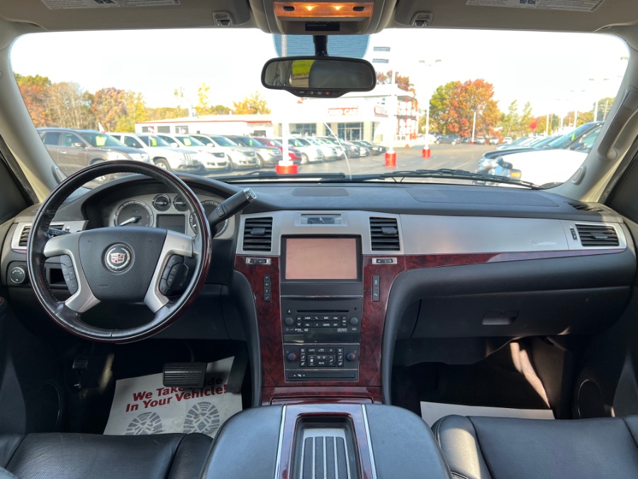 Used Cadillac Escalade AWD 4dr Luxury 2013 | Marsh Auto Sales LLC. Ortonville, Michigan Used Cadillac Escalade AWD 4dr Luxury 2013 | Marsh Auto Sales LLC. Ortonville, Michigan