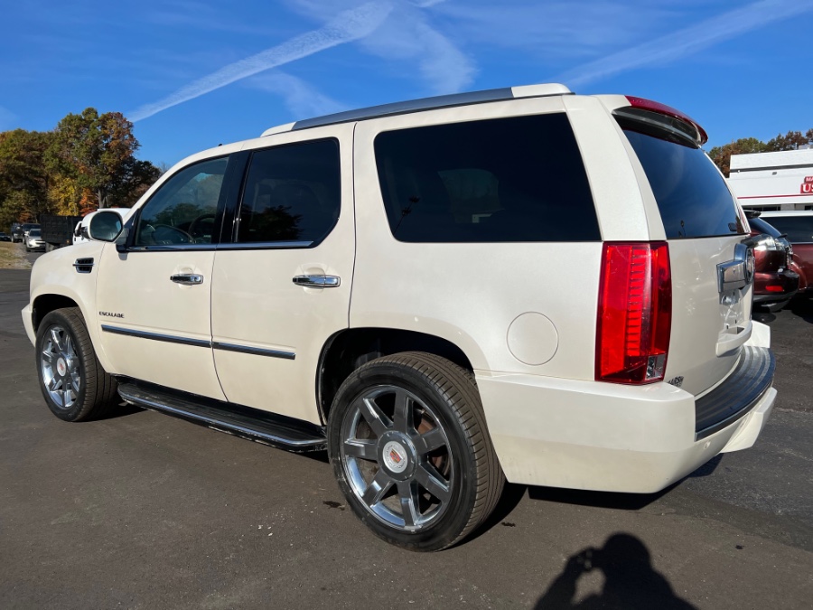 Used Cadillac Escalade AWD 4dr Luxury 2013 | Marsh Auto Sales LLC. Ortonville, Michigan Used Cadillac Escalade AWD 4dr Luxury 2013 | Marsh Auto Sales LLC. Ortonville, Michigan