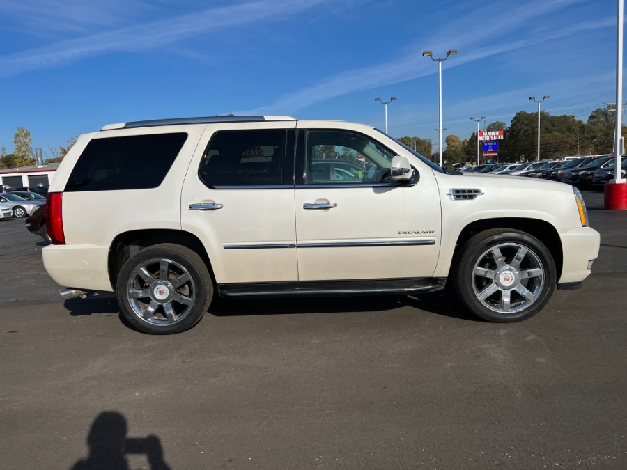 Used Cadillac Escalade AWD 4dr Luxury 2013 | Marsh Auto Sales LLC. Ortonville, Michigan Used Cadillac Escalade AWD 4dr Luxury 2013 | Marsh Auto Sales LLC. Ortonville, Michigan