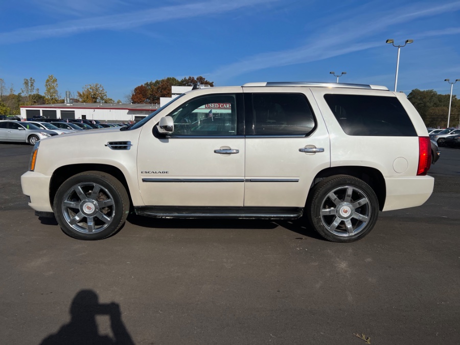 Used Cadillac Escalade AWD 4dr Luxury 2013 | Marsh Auto Sales LLC. Ortonville, Michigan Used Cadillac Escalade AWD 4dr Luxury 2013 | Marsh Auto Sales LLC. Ortonville, Michigan