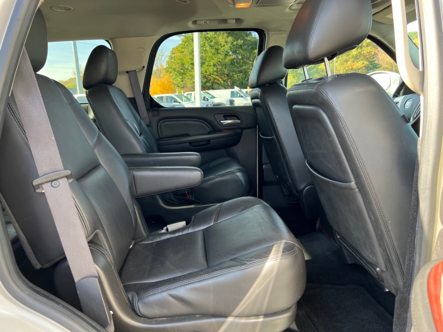 Used Cadillac Escalade AWD 4dr Luxury 2013 | Marsh Auto Sales LLC. Ortonville, Michigan Used Cadillac Escalade AWD 4dr Luxury 2013 | Marsh Auto Sales LLC. Ortonville, Michigan