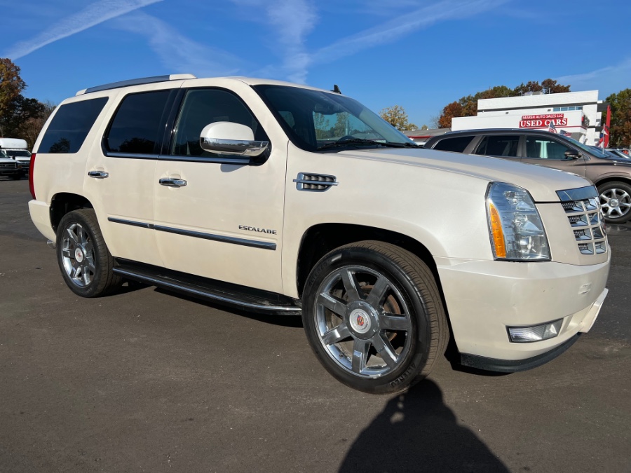 Used Cadillac Escalade AWD 4dr Luxury 2013 | Marsh Auto Sales LLC. Ortonville, Michigan Used Cadillac Escalade AWD 4dr Luxury 2013 | Marsh Auto Sales LLC. Ortonville, Michigan
