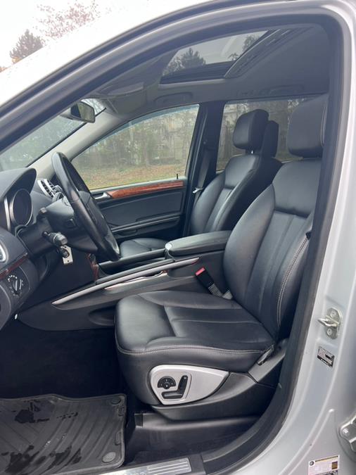 2007 Mercedes-Benz GL-Class 4MATIC 4dr 4.7L, available for sale in Revere, Massachusetts | Wonderland Auto. Revere, Massachusetts 2007 Mercedes-Benz GL-Class 4MATIC 4dr 4.7L, available for sale in Revere, Massachusetts | Wonderland Auto. Revere, Massachusetts