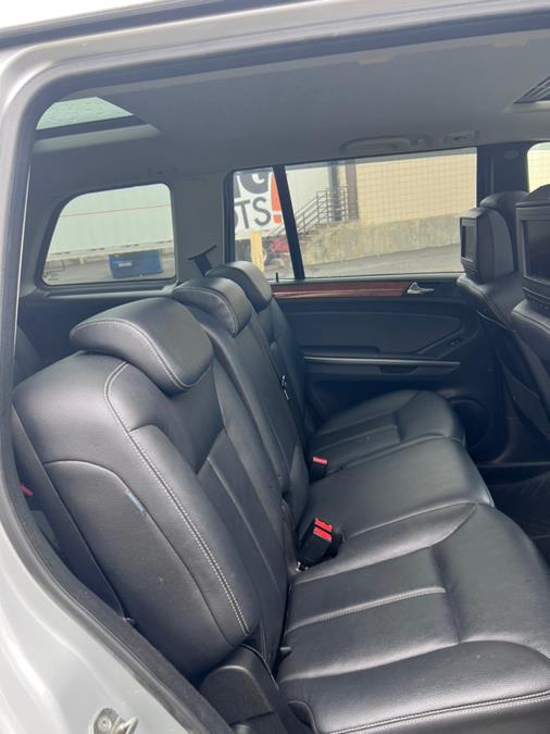 2007 Mercedes-Benz GL-Class 4MATIC 4dr 4.7L, available for sale in Revere, Massachusetts | Wonderland Auto. Revere, Massachusetts 2007 Mercedes-Benz GL-Class 4MATIC 4dr 4.7L, available for sale in Revere, Massachusetts | Wonderland Auto. Revere, Massachusetts
