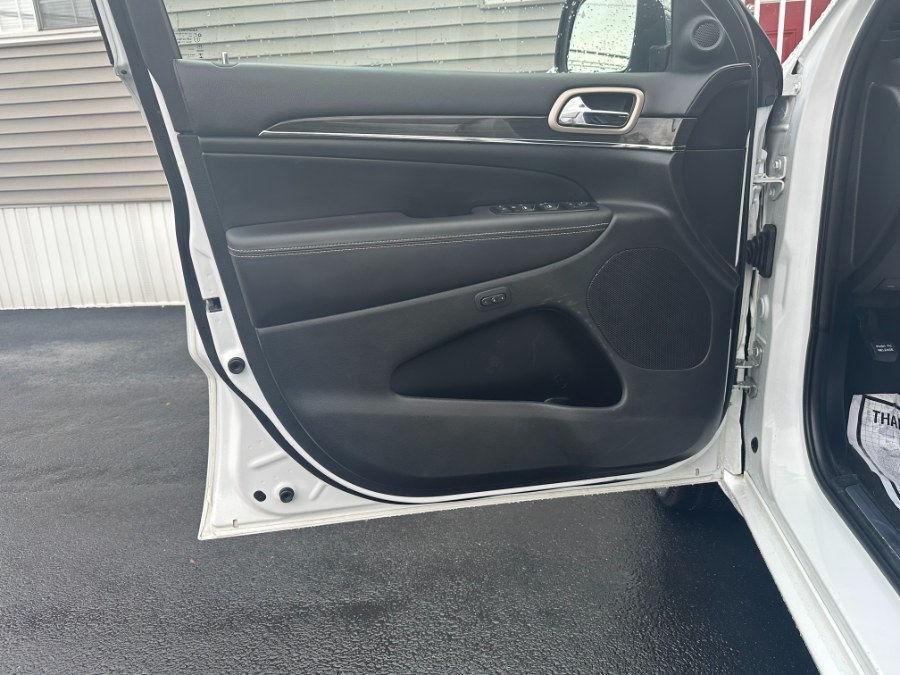 Used Jeep Grand Cherokee 4WD 4dr Overland 2015 | DZ Automall. Paterson, New Jersey Used Jeep Grand Cherokee 4WD 4dr Overland 2015 | DZ Automall. Paterson, New Jersey