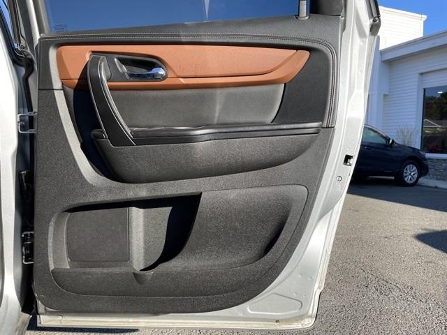 Used Chevrolet Traverse LT 2015 | Blasius Federal Road. Brookfield, Connecticut Used Chevrolet Traverse LT 2015 | Blasius Federal Road. Brookfield, Connecticut