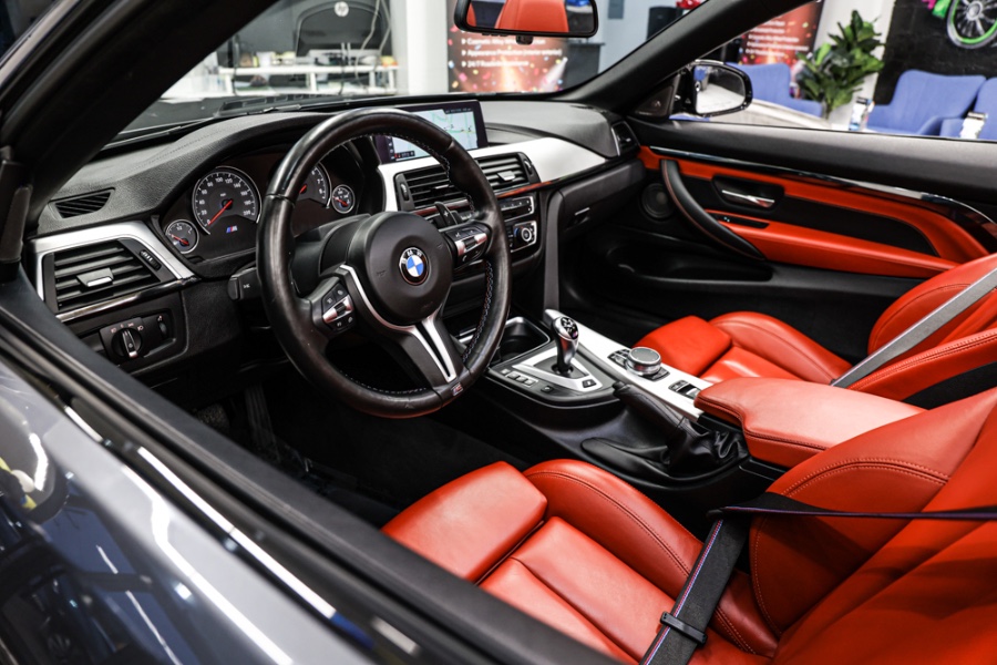 Used BMW M4 Convertible 2019 | 26 Motors Long Island. ELMONT, New York Used BMW M4 Convertible 2019 | 26 Motors Long Island. ELMONT, New York