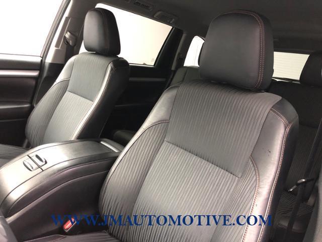 2016 Toyota Highlander AWD 4dr V6 LE, available for sale in Naugatuck, Connecticut | J&M Automotive Sls&Svc LLC. Naugatuck, Connecticut 2016 Toyota Highlander AWD 4dr V6 LE, available for sale in Naugatuck, Connecticut | J&M Automotive Sls&Svc LLC. Naugatuck, Connecticut
