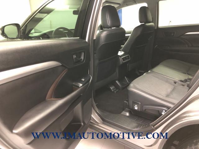 2016 Toyota Highlander AWD 4dr V6 LE, available for sale in Naugatuck, Connecticut | J&M Automotive Sls&Svc LLC. Naugatuck, Connecticut 2016 Toyota Highlander AWD 4dr V6 LE, available for sale in Naugatuck, Connecticut | J&M Automotive Sls&Svc LLC. Naugatuck, Connecticut