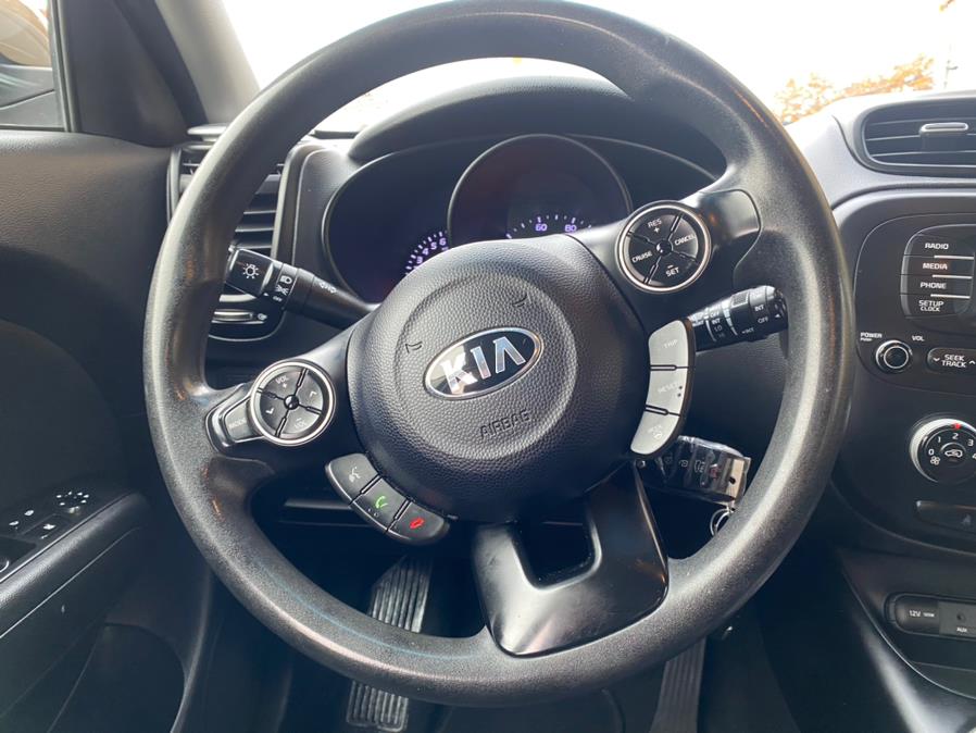 2015 Kia Soul 5dr Wgn Auto Base, available for sale in Waterbury, Connecticut | Platinum Auto Care. Waterbury, Connecticut 2015 Kia Soul 5dr Wgn Auto Base, available for sale in Waterbury, Connecticut | Platinum Auto Care. Waterbury, Connecticut