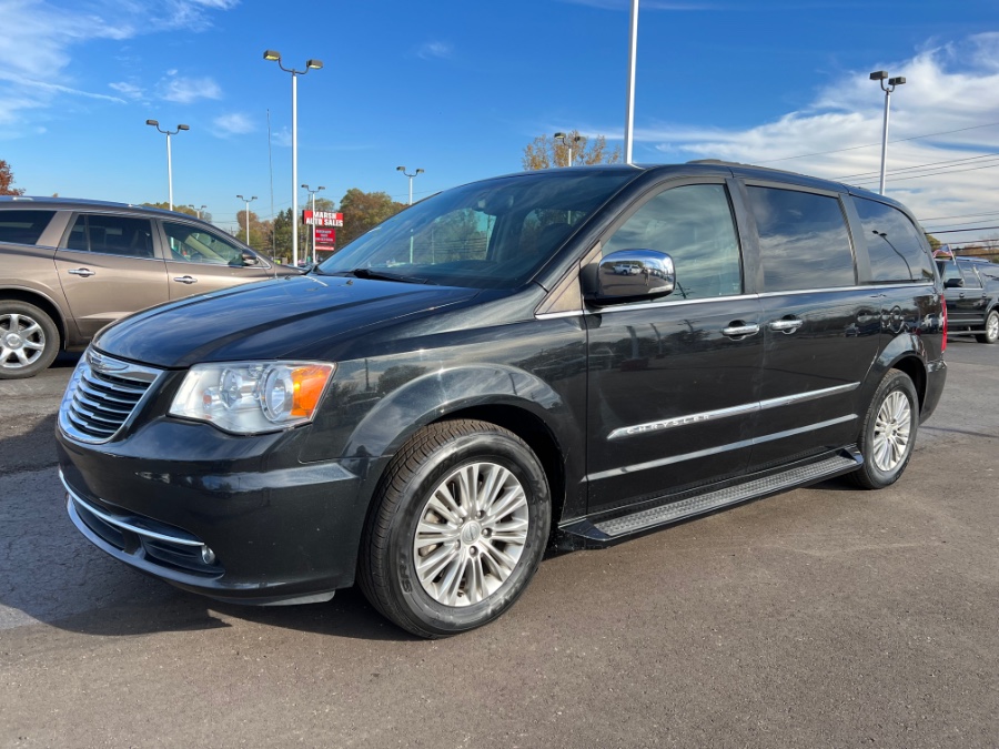Used Chrysler Town & Country 4dr Wgn Touring-L 2015 | Marsh Auto Sales LLC. Ortonville, Michigan