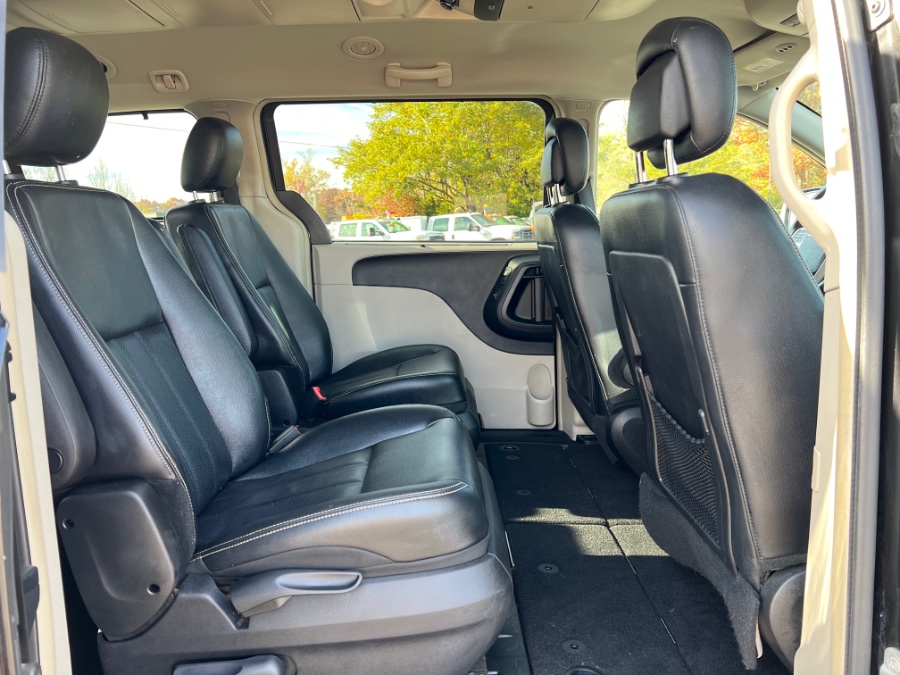 Used Chrysler Town & Country 4dr Wgn Touring-L 2015 | Marsh Auto Sales LLC. Ortonville, Michigan Used Chrysler Town & Country 4dr Wgn Touring-L 2015 | Marsh Auto Sales LLC. Ortonville, Michigan
