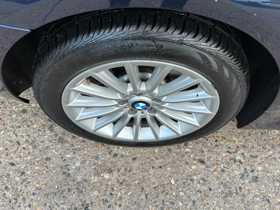 2012 BMW 5 Series 4dr Sdn 535i xDrive AWD, available for sale in Manchester, Connecticut | Carsonmain LLC. Manchester, Connecticut 2012 BMW 5 Series 4dr Sdn 535i xDrive AWD, available for sale in Manchester, Connecticut | Carsonmain LLC. Manchester, Connecticut