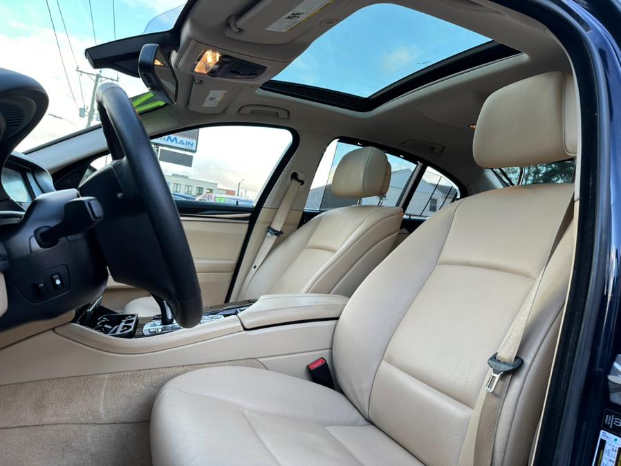 2012 BMW 5 Series 4dr Sdn 535i xDrive AWD, available for sale in Manchester, Connecticut | Carsonmain LLC. Manchester, Connecticut 2012 BMW 5 Series 4dr Sdn 535i xDrive AWD, available for sale in Manchester, Connecticut | Carsonmain LLC. Manchester, Connecticut