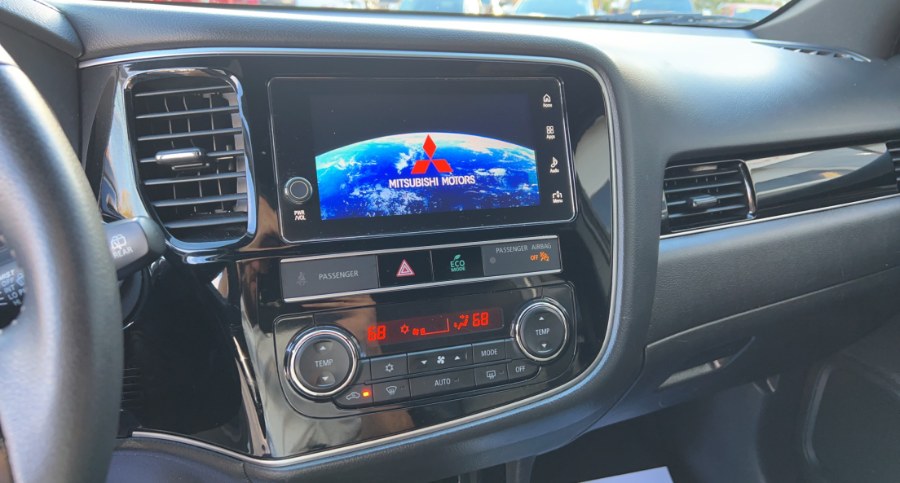 Used Mitsubishi Outlander LE S-AWC 2019 | West End Automotive Center. Waterbury, Connecticut Used Mitsubishi Outlander LE S-AWC 2019 | West End Automotive Center. Waterbury, Connecticut