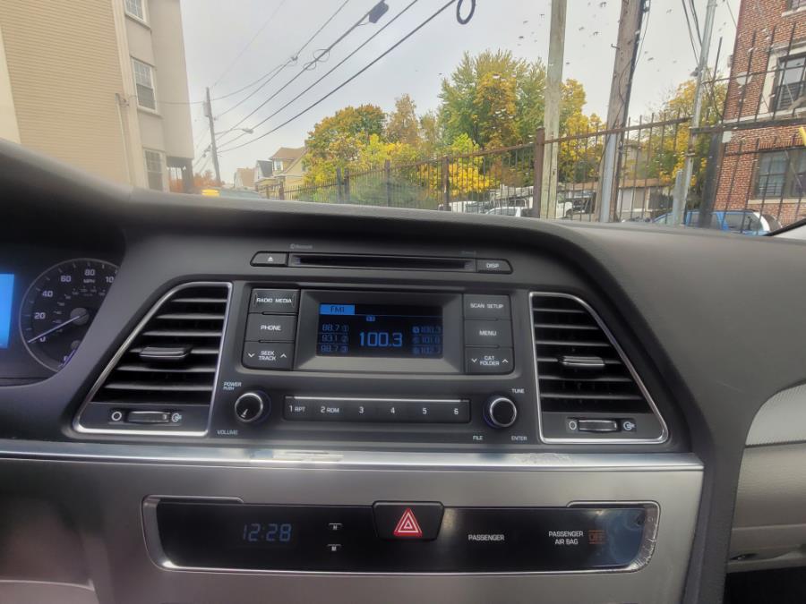 2015 Hyundai Sonata 4dr Sdn 2.4L SE, available for sale in Irvington, New Jersey | Elis Motors Corp. Irvington, New Jersey 2015 Hyundai Sonata 4dr Sdn 2.4L SE, available for sale in Irvington, New Jersey | Elis Motors Corp. Irvington, New Jersey
