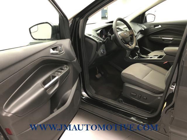 2017 Ford Escape SE 4WD, available for sale in Naugatuck, Connecticut | J&M Automotive Sls&Svc LLC. Naugatuck, Connecticut 2017 Ford Escape SE 4WD, available for sale in Naugatuck, Connecticut | J&M Automotive Sls&Svc LLC. Naugatuck, Connecticut