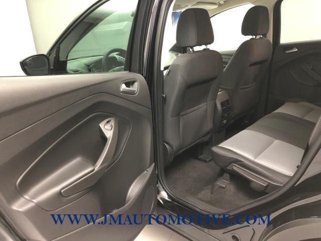 2017 Ford Escape SE 4WD, available for sale in Naugatuck, Connecticut | J&M Automotive Sls&Svc LLC. Naugatuck, Connecticut 2017 Ford Escape SE 4WD, available for sale in Naugatuck, Connecticut | J&M Automotive Sls&Svc LLC. Naugatuck, Connecticut
