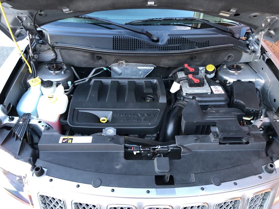 2015 Jeep Compass 4WD 4dr Latitude Edition, available for sale in Waterbury, Connecticut | National Auto Brokers, Inc.. Waterbury, Connecticut 2015 Jeep Compass 4WD 4dr Latitude Edition, available for sale in Waterbury, Connecticut | National Auto Brokers, Inc.. Waterbury, Connecticut