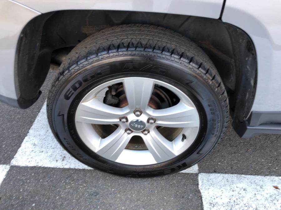2015 Jeep Compass 4WD 4dr Latitude Edition, available for sale in Waterbury, Connecticut | National Auto Brokers, Inc.. Waterbury, Connecticut 2015 Jeep Compass 4WD 4dr Latitude Edition, available for sale in Waterbury, Connecticut | National Auto Brokers, Inc.. Waterbury, Connecticut