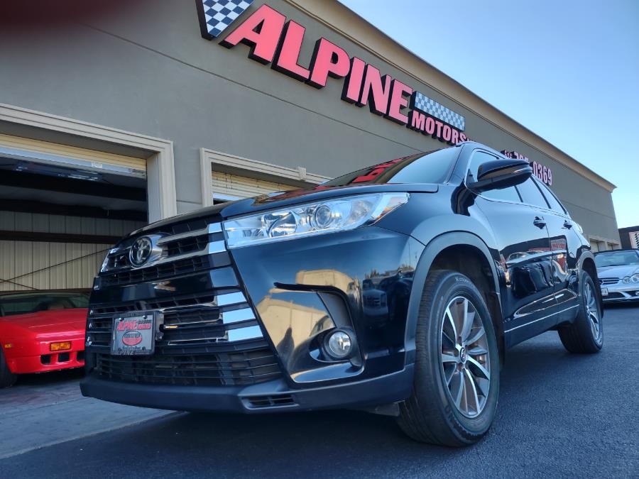 2018 Toyota Highlander XLE V6 AWD (Natl), available for sale in Wantagh, New York | Alpine Motors Inc. Wantagh, New York 2018 Toyota Highlander XLE V6 AWD (Natl), available for sale in Wantagh, New York | Alpine Motors Inc. Wantagh, New York