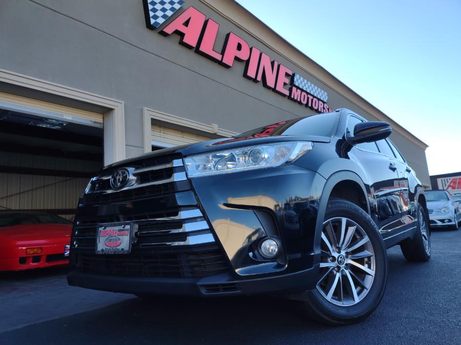 2018 Toyota Highlander XLE V6 AWD (Natl), available for sale in Wantagh, New York | Alpine Motors Inc. Wantagh, New York 2018 Toyota Highlander XLE V6 AWD (Natl), available for sale in Wantagh, New York | Alpine Motors Inc. Wantagh, New York