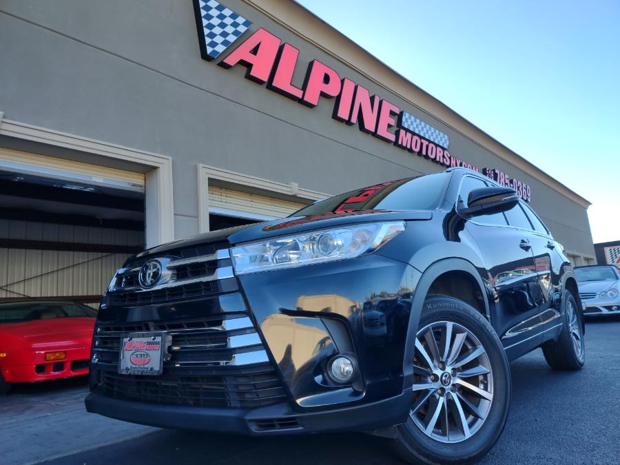 2018 Toyota Highlander XLE V6 AWD (Natl), available for sale in Wantagh, New York | Alpine Motors Inc. Wantagh, New York 2018 Toyota Highlander XLE V6 AWD (Natl), available for sale in Wantagh, New York | Alpine Motors Inc. Wantagh, New York