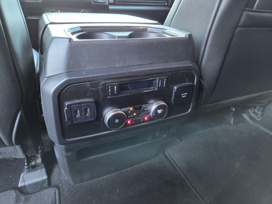 2020 Ford Expedition Max XLT 4x4, available for sale in Bristol, Connecticut | Dealmax Motors LLC. Bristol, Connecticut 2020 Ford Expedition Max XLT 4x4, available for sale in Bristol, Connecticut | Dealmax Motors LLC. Bristol, Connecticut