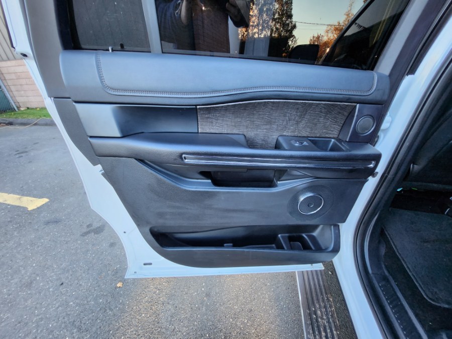 2020 Ford Expedition Max XLT 4x4, available for sale in Bristol, Connecticut | Dealmax Motors LLC. Bristol, Connecticut 2020 Ford Expedition Max XLT 4x4, available for sale in Bristol, Connecticut | Dealmax Motors LLC. Bristol, Connecticut