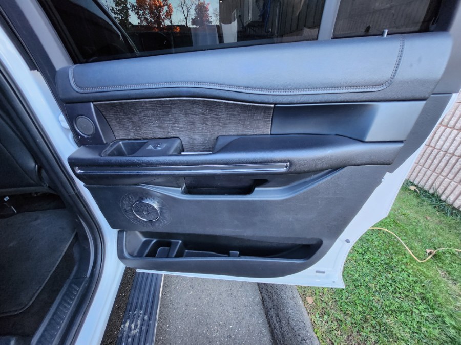 2020 Ford Expedition Max XLT 4x4, available for sale in Bristol, Connecticut | Dealmax Motors LLC. Bristol, Connecticut 2020 Ford Expedition Max XLT 4x4, available for sale in Bristol, Connecticut | Dealmax Motors LLC. Bristol, Connecticut