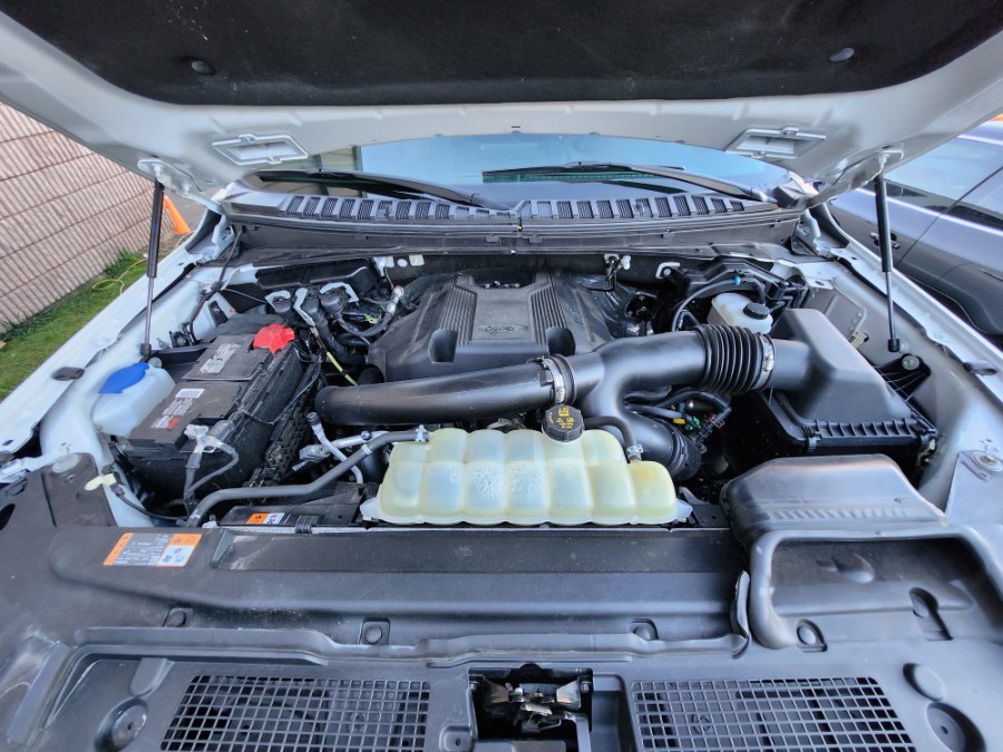 2020 Ford Expedition Max XLT 4x4, available for sale in Bristol, Connecticut | Dealmax Motors LLC. Bristol, Connecticut 2020 Ford Expedition Max XLT 4x4, available for sale in Bristol, Connecticut | Dealmax Motors LLC. Bristol, Connecticut