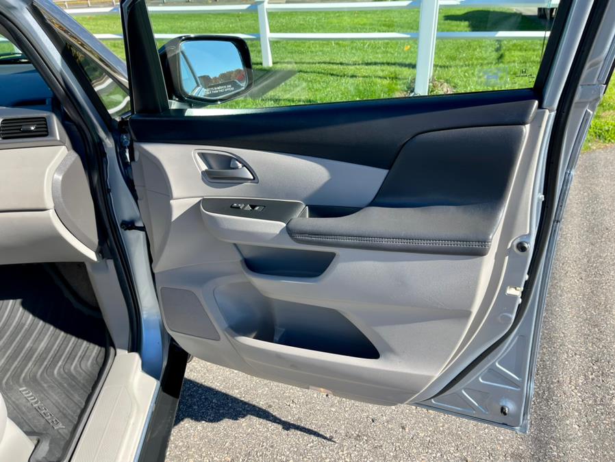 2012 Honda Odyssey 5dr EX-L w/Navi, available for sale in South Windsor, Connecticut | Mike And Tony Auto Sales, Inc. South Windsor, Connecticut 2012 Honda Odyssey 5dr EX-L w/Navi, available for sale in South Windsor, Connecticut | Mike And Tony Auto Sales, Inc. South Windsor, Connecticut