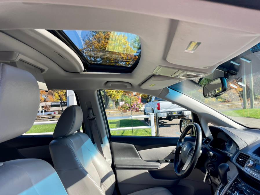 2012 Honda Odyssey 5dr EX-L w/Navi, available for sale in South Windsor, Connecticut | Mike And Tony Auto Sales, Inc. South Windsor, Connecticut 2012 Honda Odyssey 5dr EX-L w/Navi, available for sale in South Windsor, Connecticut | Mike And Tony Auto Sales, Inc. South Windsor, Connecticut
